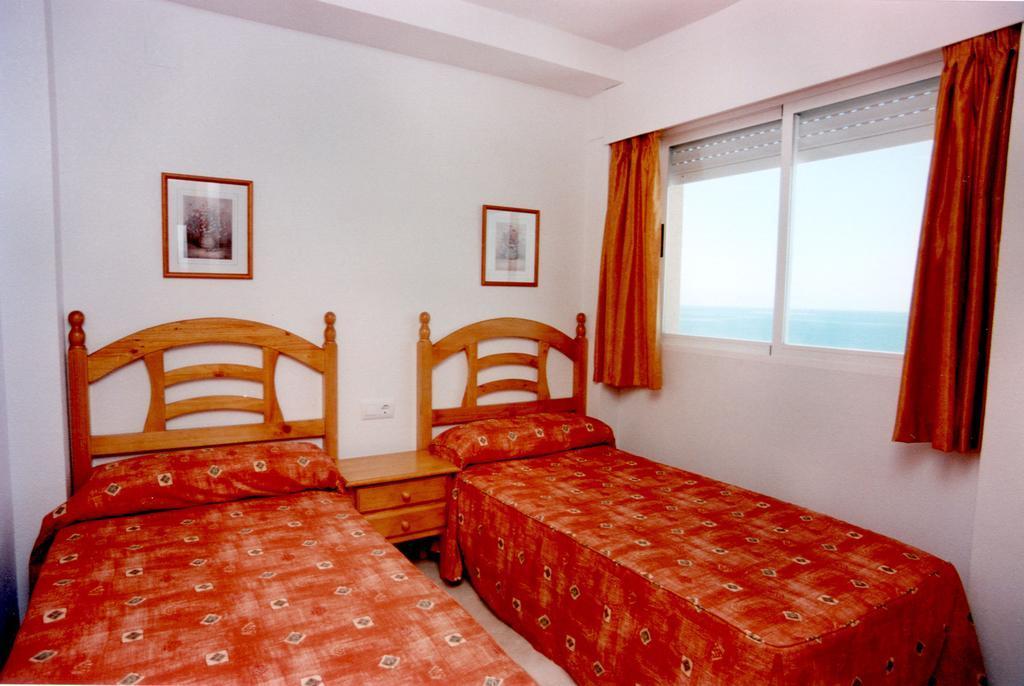 Apartamentos Turisticos Biarritz - Bloque I Гандия Экстерьер фото