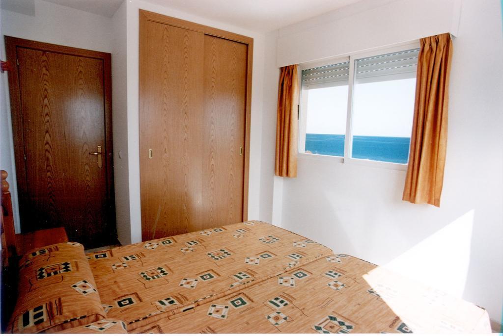 Apartamentos Turisticos Biarritz - Bloque I Гандия Экстерьер фото