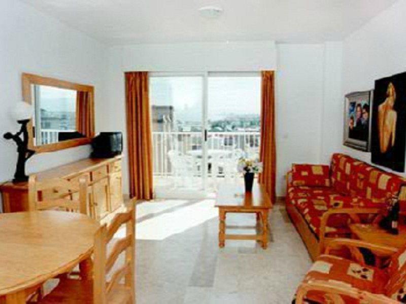 Apartamentos Turisticos Biarritz - Bloque I Гандия Экстерьер фото