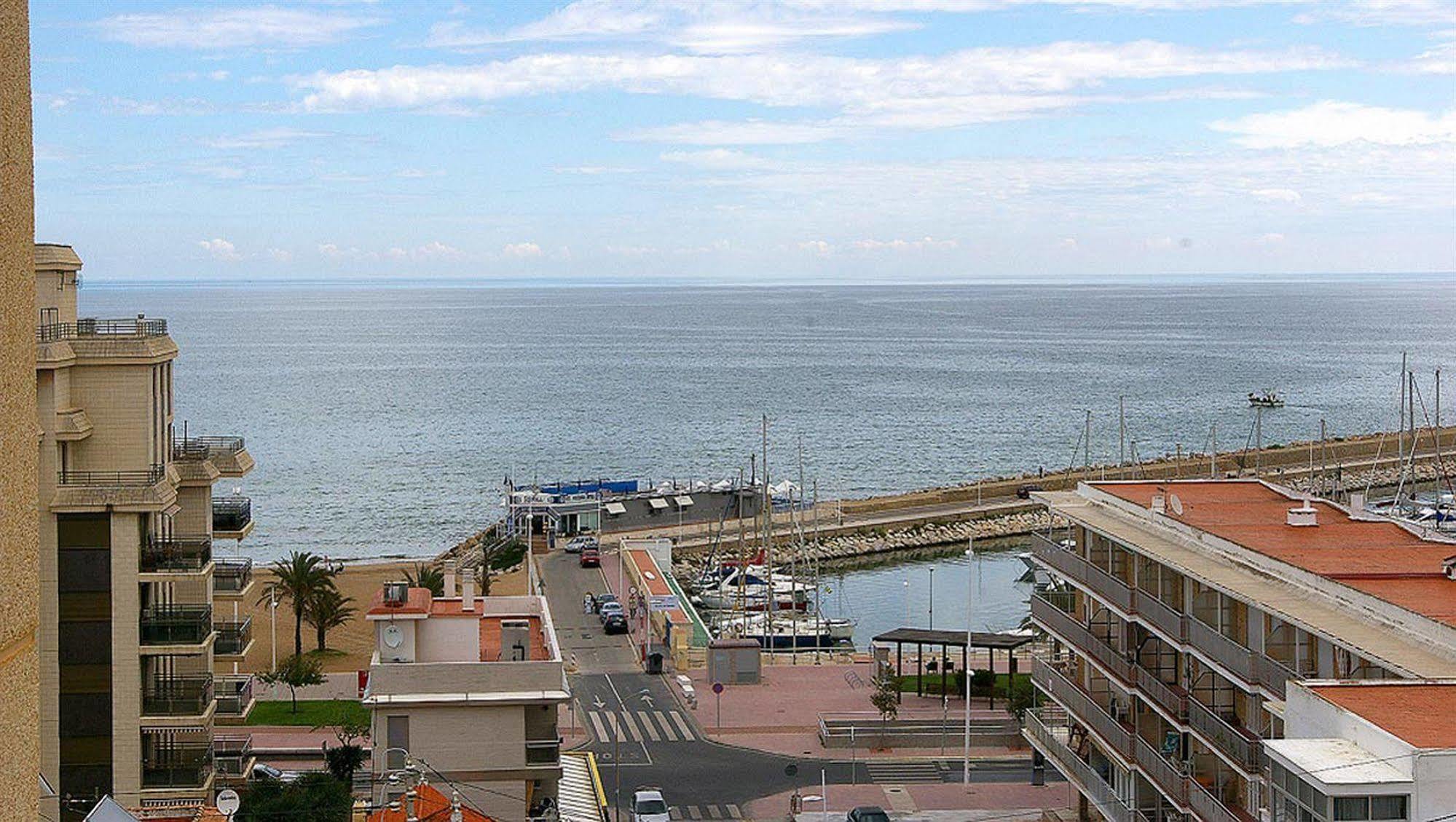 Apartamentos Turisticos Biarritz - Bloque I Гандия Экстерьер фото