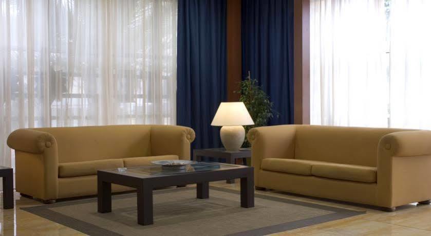 Apartamentos Turisticos Biarritz - Bloque I Гандия Экстерьер фото