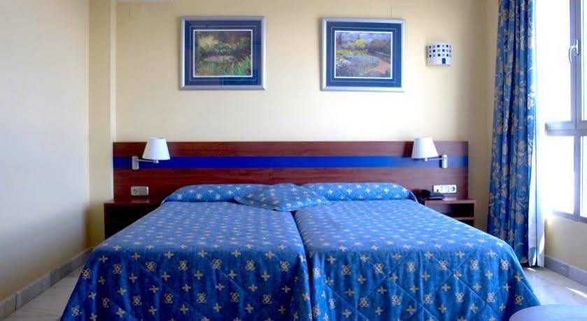Apartamentos Turisticos Biarritz - Bloque I Гандия Экстерьер фото