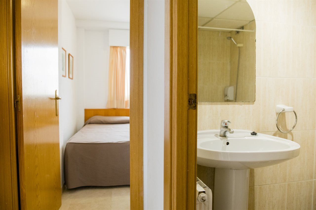 Apartamentos Turisticos Biarritz - Bloque I Гандия Экстерьер фото