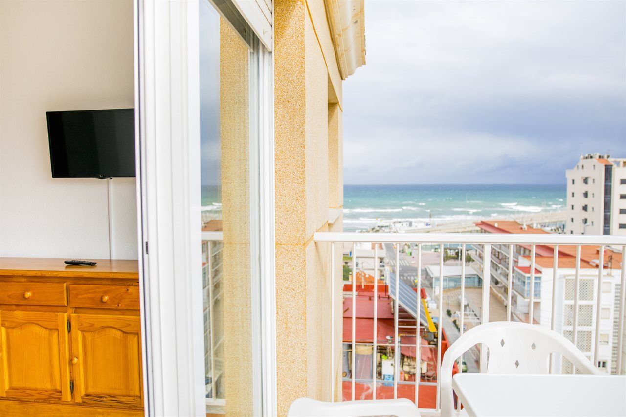 Apartamentos Turisticos Biarritz - Bloque I Гандия Экстерьер фото